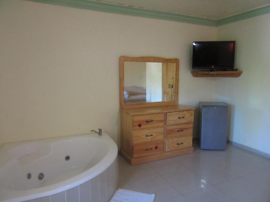 Hotel Cambri Нагуа Стая снимка