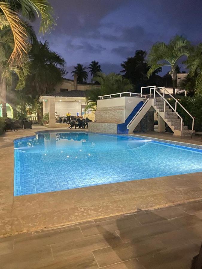 Hotel Cambri Нагуа Екстериор снимка