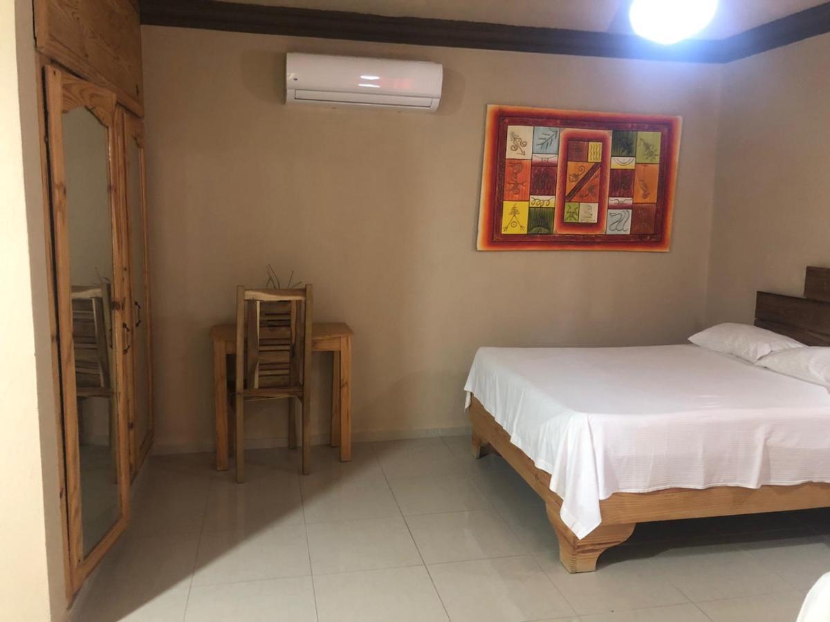 Hotel Cambri Нагуа Екстериор снимка